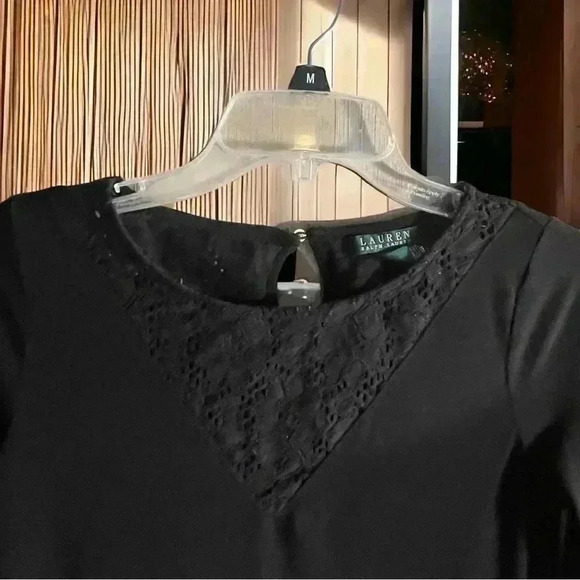 Lauren Ralph Lauren women’s XS black top with lace accents. Back button closure - Picture 3 of 6